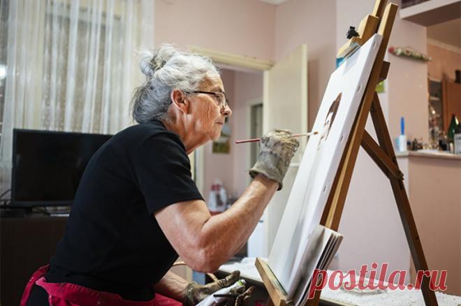 Всё забываю. Почему слабеет память и что с этим делать. Раньше вы могли без запинки декламировать наизусть поэмы, а сейчас, идя в магазин, пишете себе список, чтобы ничего не забыть. Неужели подступает деменция? Что можно сделать, чтобы улучшить память?