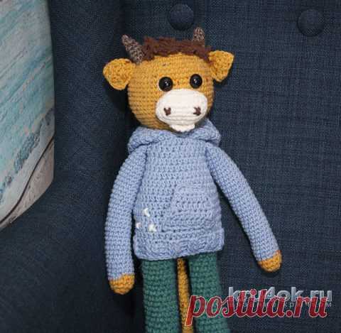 Длинноногий бычок, связанный крючком. Символ 2021 года