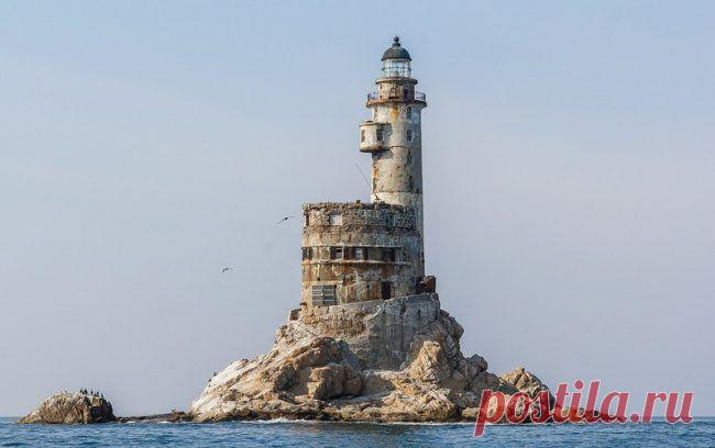 Атомный маяк на мысе Анива (Сахалин)