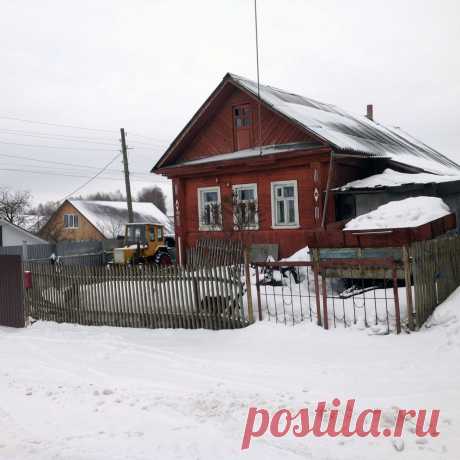 Профнастил и сайдинг убьют русскую деревню?
на этот раз хочется выкладывать не всё подряд, а показать несуразности и интересности при встрече старой деревенской архитектуры с новыми материалами.
Какая чудесная пастораль, словно иллюстрация к…
