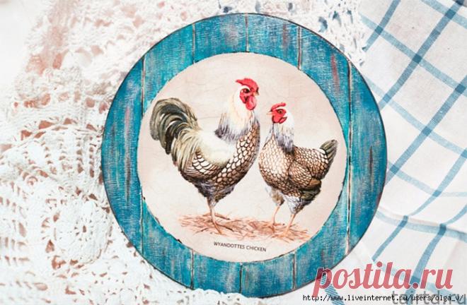 Имитация досок. Панно с петушком.