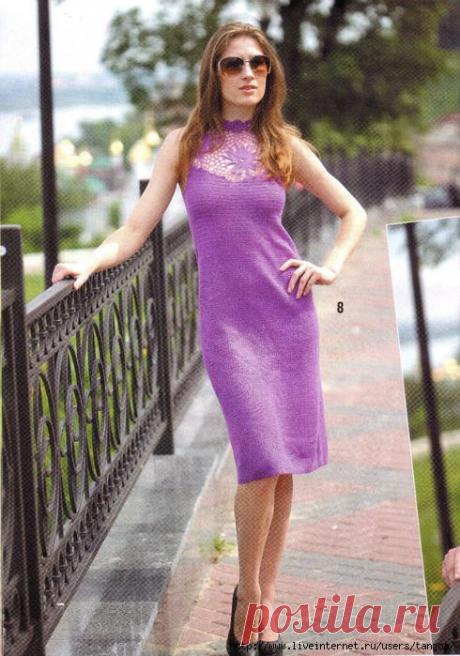 Платье с кружевной вставкой крючком и отделкой бисером.