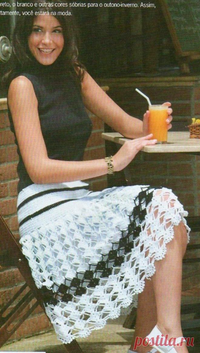 Юбка ажурная вязаная Юбка крючком Юбка крючком из коралловой пряжи Ажурная юбка крючком тремя узорами Юбка с широкой ажурной каймой Юбка крючком из ажурных кружевных полос Юбка крючком из цветных мотивов Юбка длинная вязаная крючком Юбка с чередованием рельефных узоров Юбка с разрезами