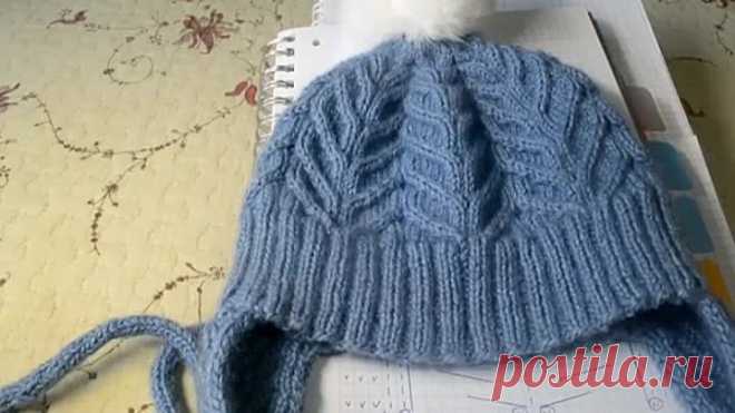Вязаная спицами детская шапка с ушками