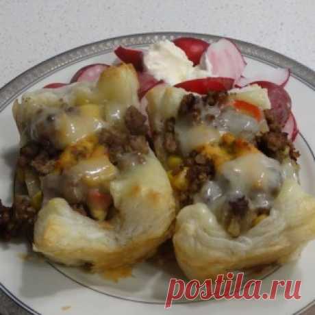 Слоеное мясо в слоеном тесте