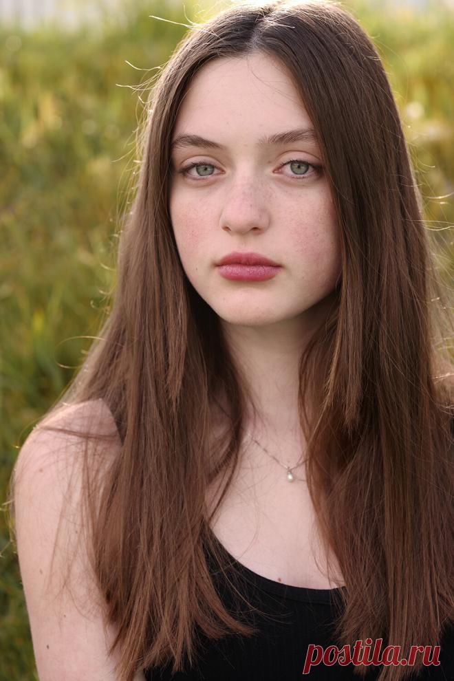 Лола Скай Рид