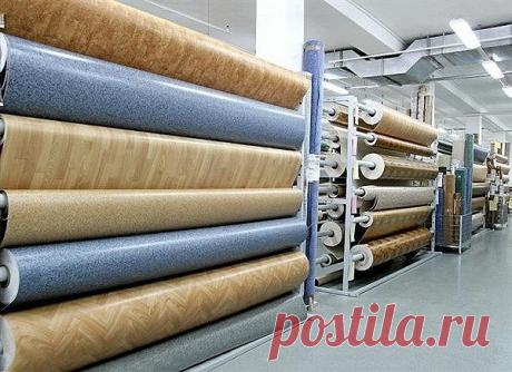 Как выбрать линолеум: преимущества, разновидности и критерии выбора

Еще совсем недавно иметь в своем жилище полы, покрытые линолеумом, считалось верхом мечтаний – такой декор пола ассоциировался с изысканностью интерьера и благосостоянием хозяев. Это уже сейчас появилось много доступных альтернатив, и линолеум, можно сказать, незаслуженно отодвинут немного в сторону. Почему это произошло, разбираться не будем, хотя причины этого достаточно банальны – например, нечестные р...