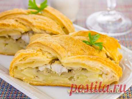 Слоеный пирог с рыбой и картофелем
