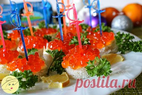 Канапе с красной икрой и сырным салатом
10 порций
20 мин (ваши 20 мин)
Вкусные, аппетитные и яркие канапе с красной икрой - отличная закуска для праздничного фуршетного стола.