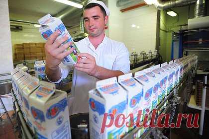 Назван вид самого безопасного для организма молока. Терапевт Светлана Павличенко и эксперт в области производства пищевой упаковки Александр Гельфанд рассказали, чем ультрапастеризованное молоко отличается от обычного. Они отметили, что при ультрапастеризация убивает все микробы в продукте, улучшая его вкус и сохраняя все полезные микроэлементы.