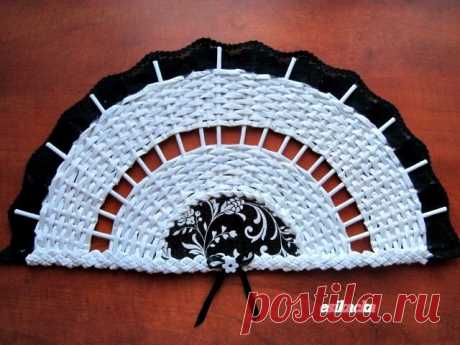 Декоративный веер из газетных трубочек