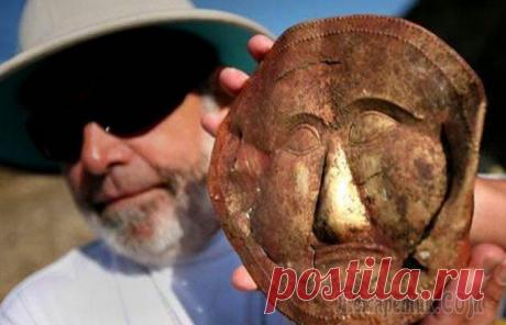 10 археологических находок, которые были сделаны на территории Болгарии и удивили учёных О великолепии болгарской археологии часто забывают и говорят только о Древних Египте и Греции. Тем не менее история этого восточно-балканского государства охватывает тысячи лет, и несколько могуществе...