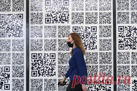 Названы основные схемы мошенничества с QR-кодами. Одновременно с введением QR-кодов о вакцинации распространились две основные схемы мошенничества с этим документом, рассказали в «Лаборатории Касперского». Так, в России начали продавать коды, которые ведут на фишинговые страницы. Также на черном рынке распространилась покупка реальных кодов привитых россиян.