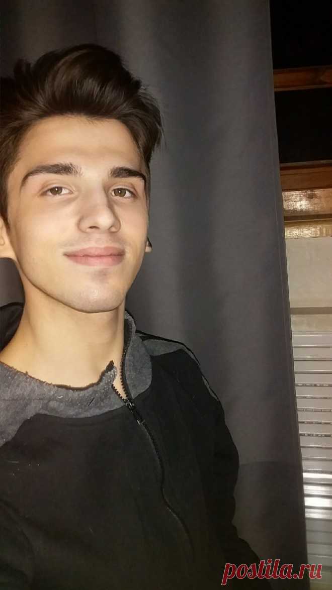 Slava Volk Певец