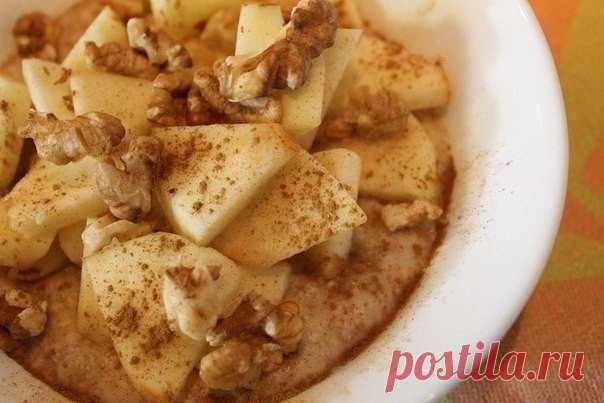 Овсяная каша с корицей и яблоками — 204 ккал