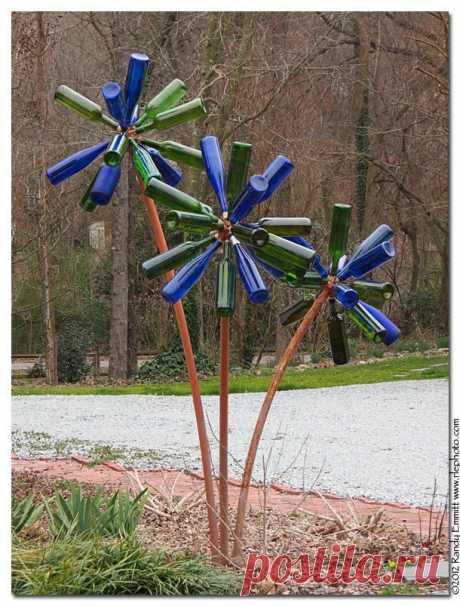 bottle flowers, maybe a good center piece for the yard?