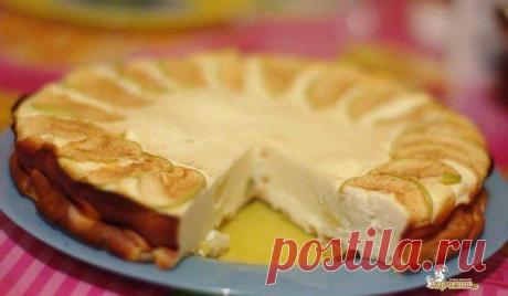 Творожно-яблочная запеканка с ароматом корицы.