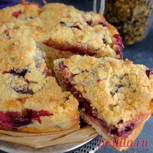 Домашние десерты. ВКУСНЕЙШИЙ НЕМЕЦКИЙ ПИРОГ
⠀
ИНГРЕДИЕНТЫ: ⠀
Для основы:
-250 гр муки;
-2 яйца;
-50 гр сливочного масла;
-щепотка соли;
-6 гр разрыхлителя;
-120 гр сахара;
-120 мл молока;
-ваниль
⠀⠀
Начинка:
-сливы
-щепотка сахара
⠀⠀
Для штрейзеля:
-80 гр сахара;
-80 гр сливочного масла холодного;
-100 гр муки.

Приготовление⠀
1. Разбить яйца, добавить сахар, хорошо взбить, добавить ваниль, растопленное сливочное масло, молоко. Муку смешать с разрыхлителем и добавить к общ...