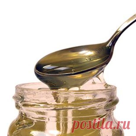 Курага, чернослив, орехи и мед.