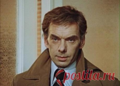 АЛЕКСЕЙ- Это имя даст сыну спокойная и тихая женщина. Хотя с самого детства Алексей очень привязан к матери и во многом похож на нее, он сразу же начинает ощущать себя защитником матери, а в более зрелом возрасте может стать защитником и для других женщин. Ал...