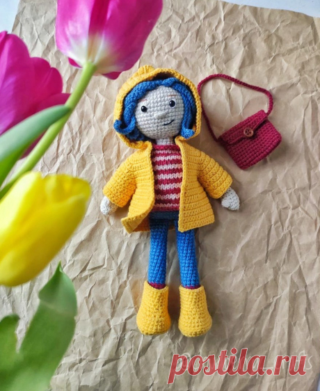PDF Коралина крючком. FREE crochet pattern; Аmigurumi doll patterns. Амигуруми схемы и описания на русском. Вязаные игрушки и поделки своими руками #amimore - кукла в дождевом плаще, куколка из мультфильма &quot;Коралина в Стране Кошмаров&quot;, девочка из мультика.