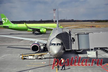 Названо лучшее время суток для вылета в отпуск. Бортпроводники крупных американских авиакомпаний назвали утро наиболее подходящим временем суток для вылета в отпуск. Так, по словам членов экипажа Рича Хендерсона и Эндрю Хендерсона, лучше всего отправляться в путешествие утром, поскольку в это время риск задержки рейса наиболее низок.