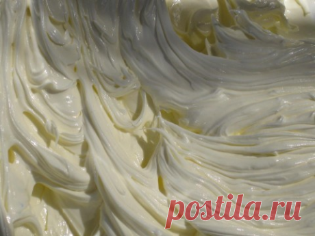 Это идеальный крем для украшений тортов, кексов, пирожных! Послушный, пластичный и вкусный!