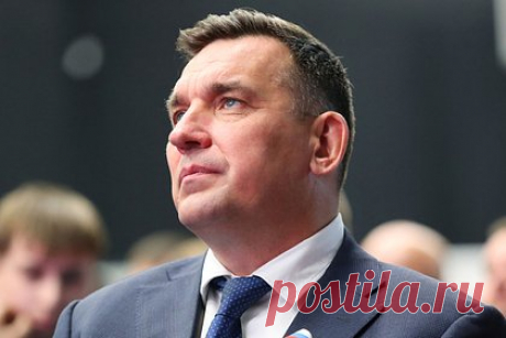 Российский мэр обматерил подчиненных за нерасторопность после урагана. Мэр Новокузнецка Сергей Кузнецов обматерил подчиненных за нерасторопность после прошедшего урагана. Его высказывания во время совещания попали на видео, соответствующие кадры опубликовал «Подъем». Он предупредил, что теперь за действиями администрации будет следить прокуратура.