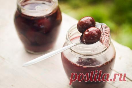 Мочёные сливы с горчицей холодным способом по рецепту 1887 года