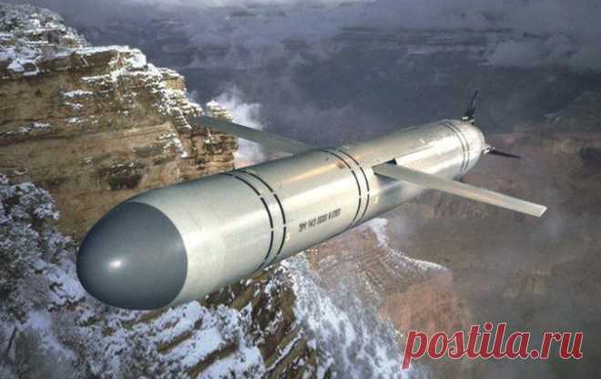 КРЫЛАТЫЕ РАКЕТЫ «КАЛИБР»: РОССИЯ «ЗАШЛА С КОЗЫРЕЙ»
Первое боевое применение российских крылатых ракет «Калибр» вызвало немой шок у оппонентов Москвы.