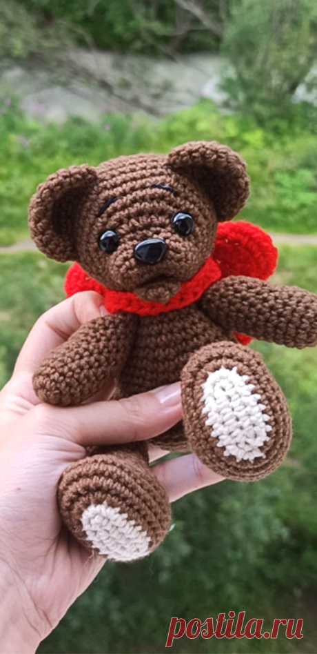 PDF Мишка крючком. FREE crochet pattern; Аmigurumi animal patterns. Амигуруми схемы и описания на русском. Вязаные игрушки и поделки своими руками #amimore - Мишка из детского мультфильма &quot;Когда зажигаются ёлки&quot;, медведь, медвежонок.