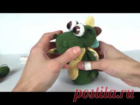 Динозавр крючком. Вязаные игрушки.Вязание для начинающих.Crochet dino.(Урок5 Глазки,пришиваем ножки)