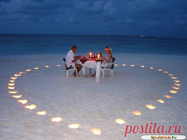 Пусть волшебница жизнь…
На хрустальный поднос
Позолоченный кубок поставит,
Пусть УДАЧИ… плеснет,
А ЗДОРОВЬЯ… нальет
И для СЧАСТЬЯ… ВСЕМ, места оставит!!!