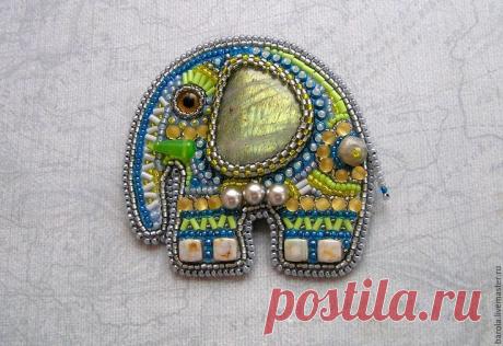 (31) Купить Брошь &quot;Слоник-романтик&quot; - разноцветный, серый, зелёный, синий, лабрадорит, лабрадор, брошь, слон | Бисерные броши и кулоны