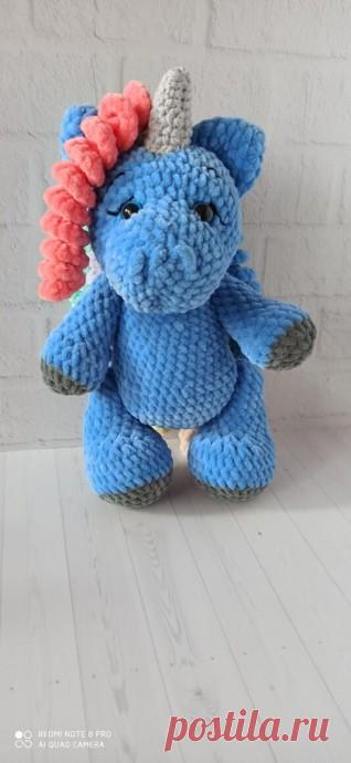 Голубая единорожка.