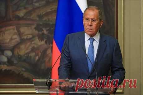 Лавров назвал беспрецедентным характер гибридной войны Запада против России. Министр иностранных дел России Сергей Лавров назвал беспрецедентным характер гибридной войны Запада против РФ. По его словам, целями Запада являются разрушение российской экономики, стремление задвинуть страну на задворки мировой политики, а также при помощи санкций «расшатать стабильность» государства.