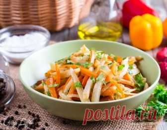 Вкусные и полезные салаты с редькой На Руси одним из самых популярных овощей была редька. Чаще всего она появлялась на столе во время постов, поэтому ее называли «покаянным» плодом. Из нее делали не только тюрю, но и редечную муку, а также подавали куски редьки на стол с подсолнечным маслом...