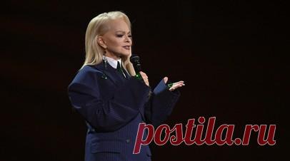 Костя Цзю встал на защиту Долиной и призвал засудить всех критиков. Бывший абсолютный чемпион мира по боксу Константин Цзю вступился за народную артистку Ларису Долину после истории с квартирой. Читать далее