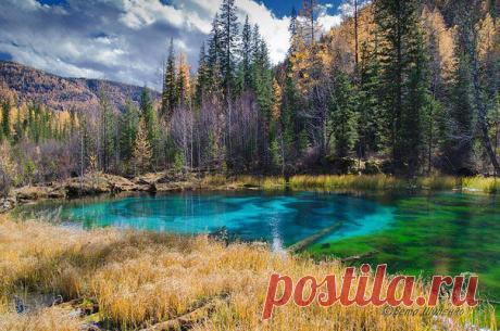 Голубое озеро. Горный Алтай.