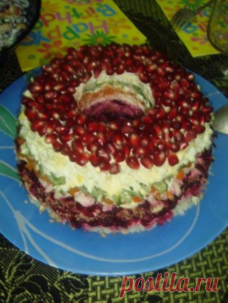 Салат "гранатовый браслет"