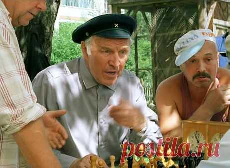 Ворошиловский стрелок! Драма.  Пенсионер Иван Фёдорович Афонин, ветеран Великой Отечественной войны, кавалер орденов «Отечественной войны» II степени и «Красной Звезды», бывший железнодорожник, скромно живёт со своей любимой и единственной внучкой Катейи мстит обидчикам внучки.