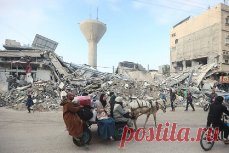 Египет оценил возможность возвращения к гуманитарному перемирию в секторе Газа. Египет прилагает максимальные усилия для возвращения к гуманитарному перемирию в секторе Газа. Об этом рассказал глава египетской государственной информационной службы Дия Рашван. Подчеркивается, что Каир прилагает «вместе с партнерами максимальные усилия для возвращения к перемирию в кратчайшие сроки.