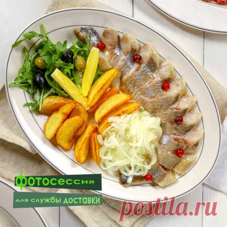 Фотосессия меню, для мероприятий любого формата и масштаба, выездной кейтеринг. Создание рекламных и имиджевых фотографий, иллюстраций для меню ресторана. Фотосъемка продуктов питания для каталогов предприятий, фабрик. Съемка может пройти в вашей локации.
Закажите фотографа для съемки меню https://vk.com/food_photographer
#фудстилист #блины #фотографчеля