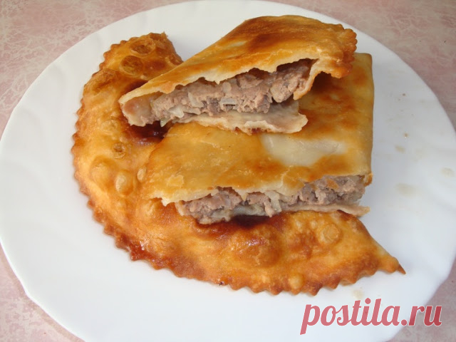 Чебуреки сочные и нежные. Тесто на чебуреки 
 Для вкусных, сочных чебуреков с хрустящей пузырчатой корочкой, главное — хорошее тесто. Именно его я и покажу, как готовить.
После приготовления вы получите 4 порции
Время приготовления: 20 минут

И…