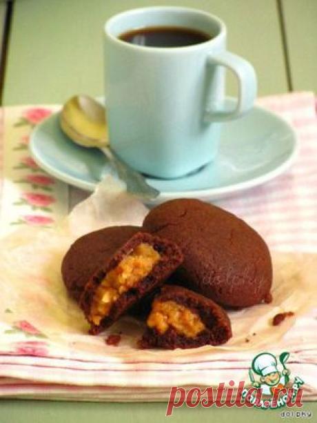 Шоколадные подушечки с начинкой из арахисовой пасты - кулинарный рецепт