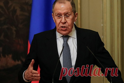 Лавров пообещал защитить российскую экономику от «дяди Сэма». Москва сделает так, чтобы «никакой дядя Сэм» не мог принимать решения для разрушения российской экономики, заявил глава МИД России Сергей Лавров. Министр подчеркнул, что Россия решит возникшие в этой сфере проблемы, чтобы больше не зависеть от западных партнеров, которые не руководствуются интересами бизнеса.