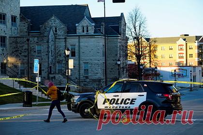 Полиция США отказалась связывать с терроризмом наезд на людей в Уокешо. Полиция США не располагает данными о том, что наезд на участников рождественского парада в городе Уокешо (штат Висконсин) был терактом. Об этом сообщил глава полиции города Дэн Томпсон. «Мы уверены, что это был единичный инцидент, он не связан с терроризмом», — заявил Томпсон.
