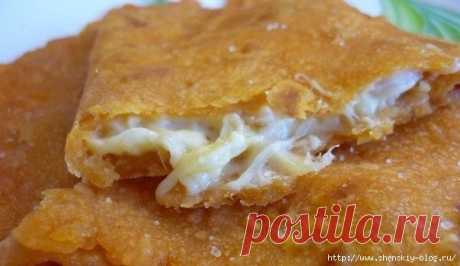 ТОМАТНЫЕ ЛЕПЕШКИ С СЫРНОЙ НАЧИНКОЙ «МУЖ В ВОСТОРГЕ» — БЫСТРЫЕ И ОЧЕНЬ ВКУСНЫЕ!