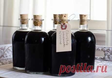 Ореховый ликер Ночино (Nocino) в домашних условиях Готовим Ночино в домашних условиях - ароматный ликер из зеленых грецких орехов. Пошаговый рецепт с фото, тонкости приготовления и многое другое.