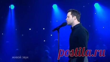 Виталий Гогунский «Журавли». Как же СИЛЬНО СПЕЛ! 
Виталий Гогунский — невероятно талантливый, образованный, начитанный и к тому же очень скромный человек. Российский актер, композитор, певец, продюссер. Кто-то может сказать, что в свои годы Виталий …